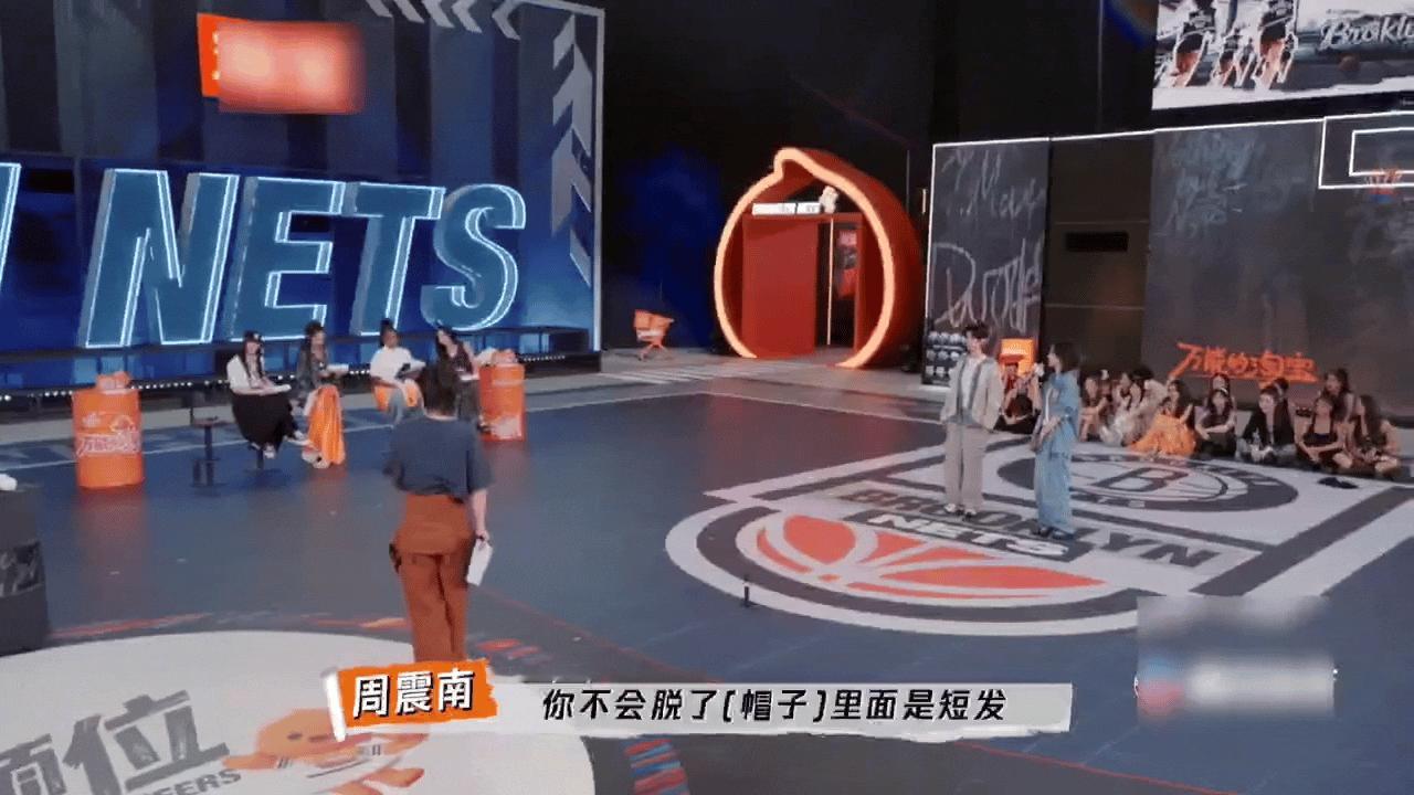 选手贴脸开大孟佳假发片下一顺位是她 真的笑晕了，选手杨婷婷贴脸孟佳是假发片，佳鸽