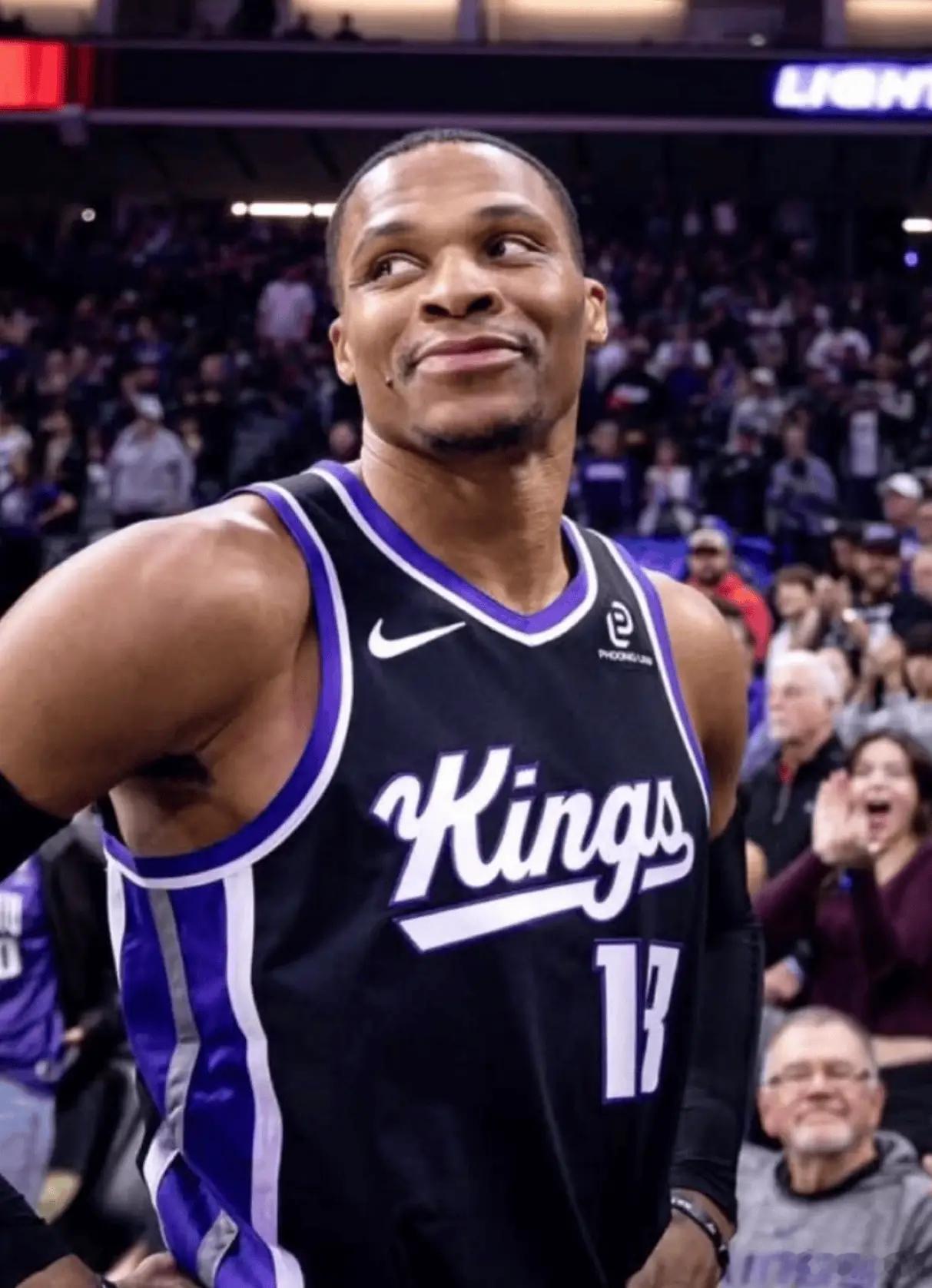 半场结束，国王暂时落后热火13分，威少6中4，高效！实在是高效国王vs热火