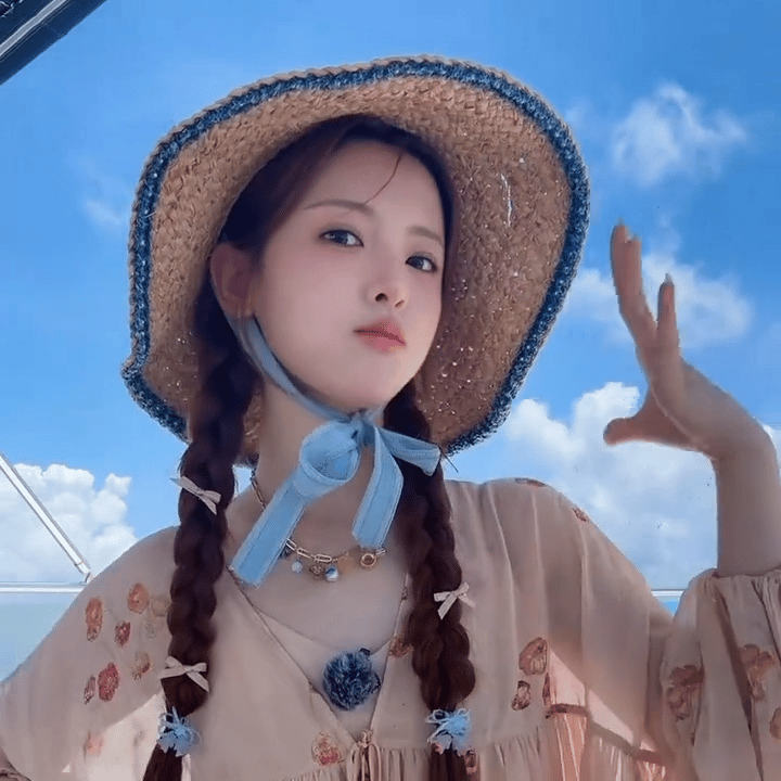 谁收到了杨超越生日连麦邮件！！！是谁啊出来恭喜你啊（咬牙切齿） 