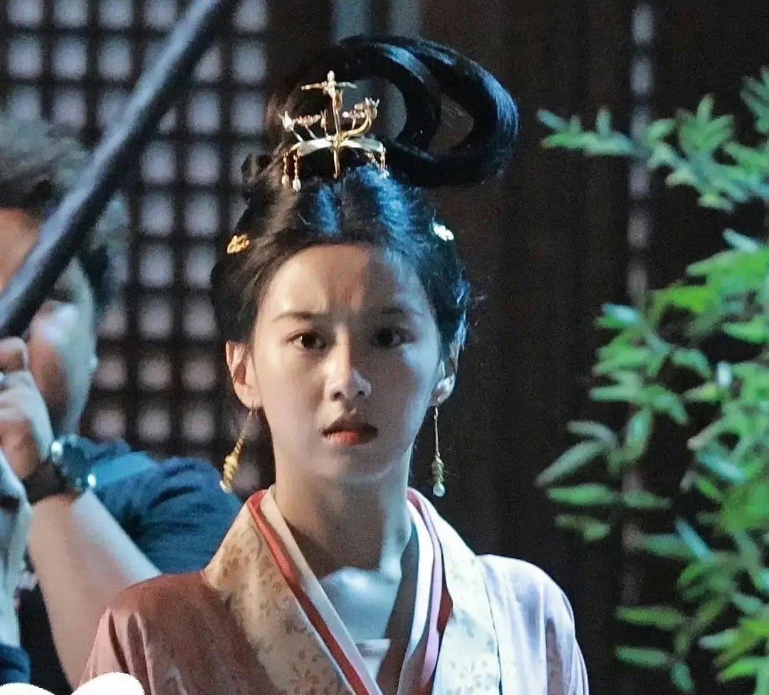 包上恩和周翊然的古装造型都很难评…… ​​​