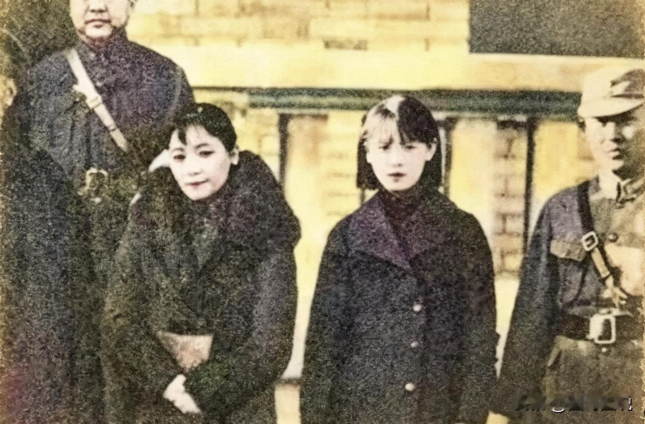 傅作义的夫人刘芸生到底有多美？看看这张照片就知道了。这是刘芸生1946年在北平与