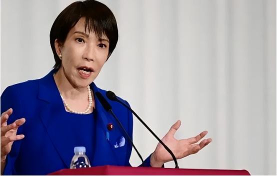 近期全球两大事件叠加，直接将日本推向悬崖边缘。美联储维持3.5%-3.75%基准