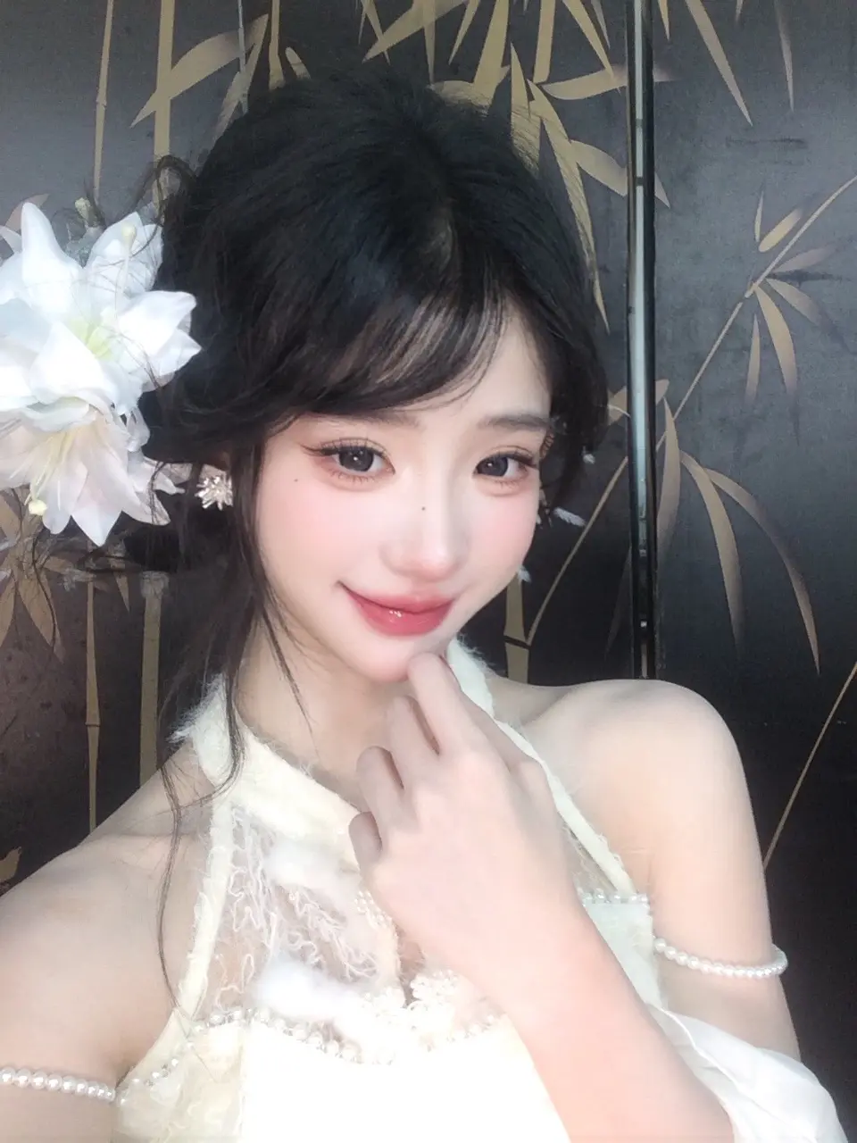 那你呢 是想名扬天下还是与我隐居山林。