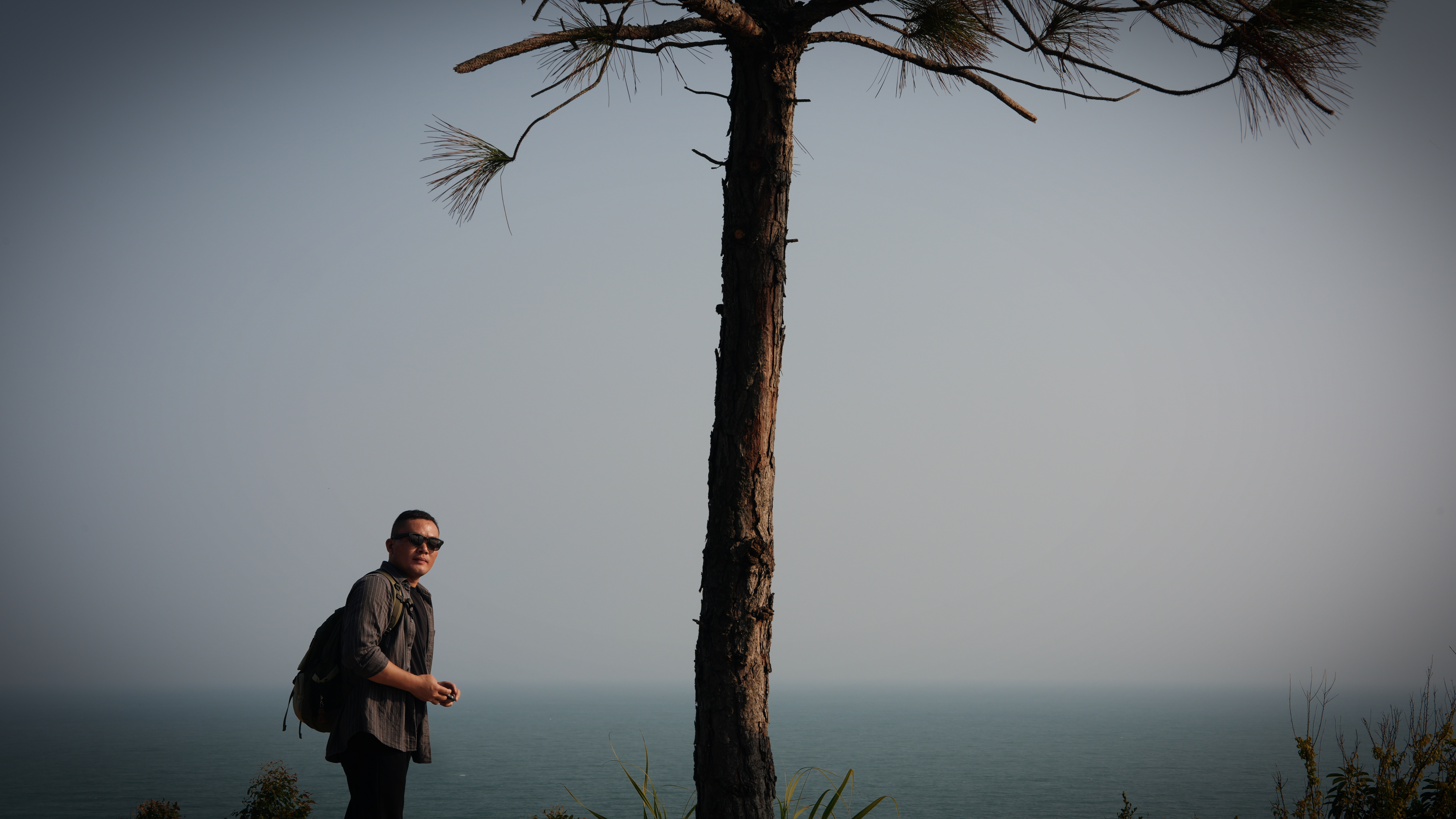 今天一天都在山里徒步，具体都有什么大新闻，我没注意，一个人说一个你知道的吧