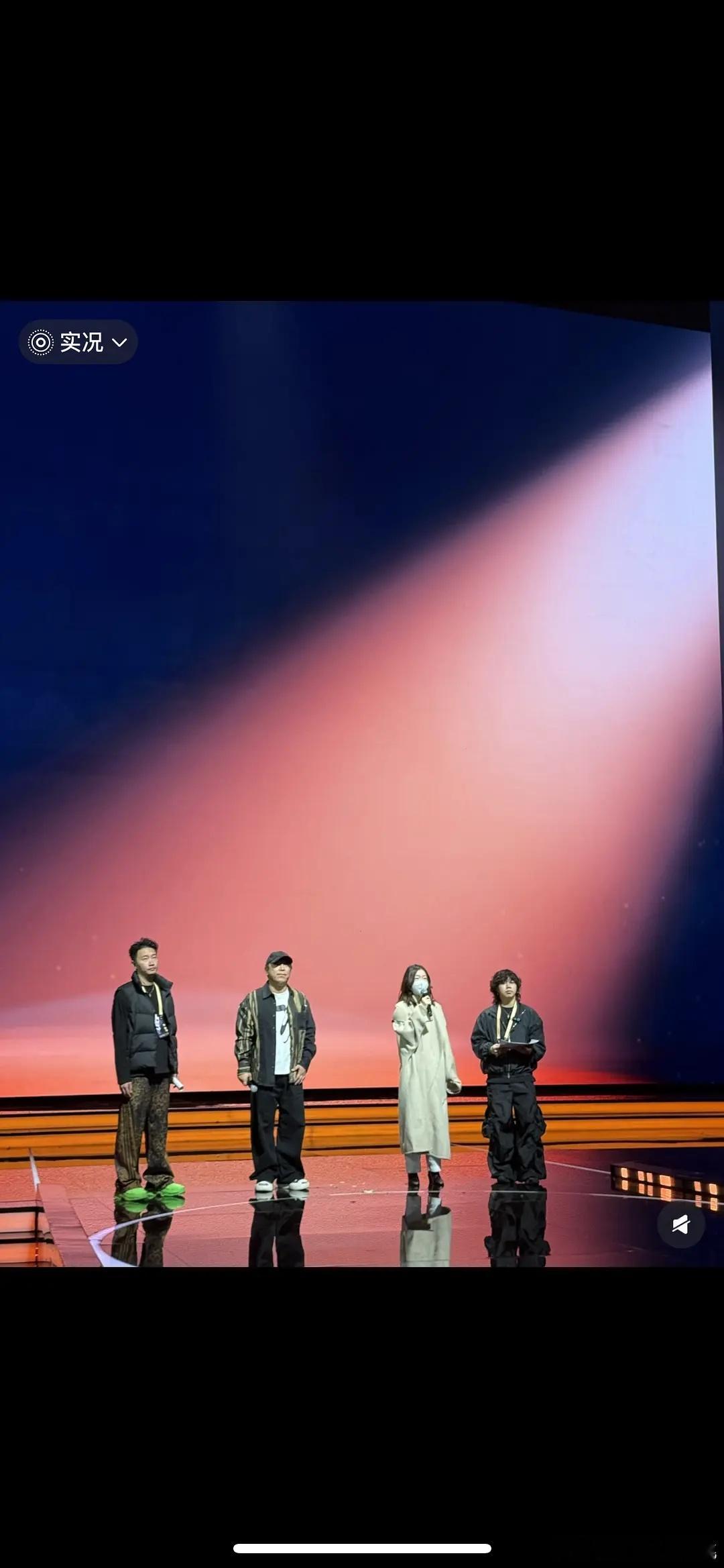 金鸡彩排照，那点亮仪式是渤哥和黄鸭啊 ​​​