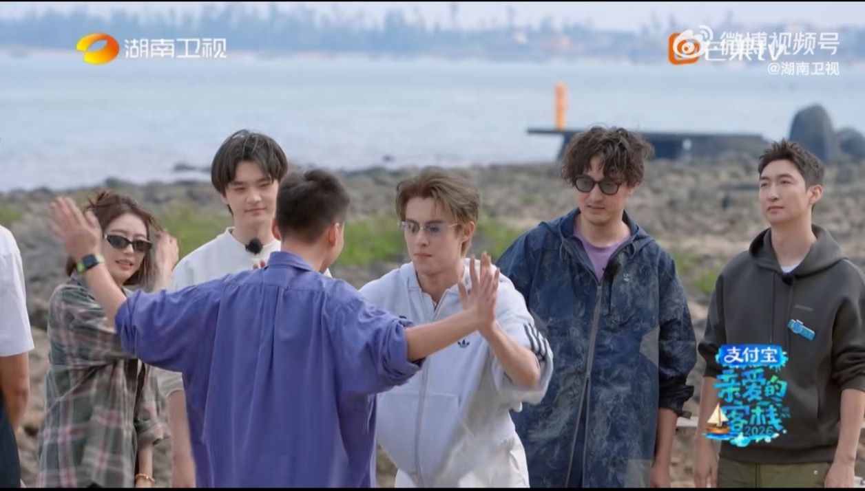 客栈氛围组组长已就位！棣棣的活跃力，好六街认证！王鹤棣好六的游戏没白玩亲爱的客栈