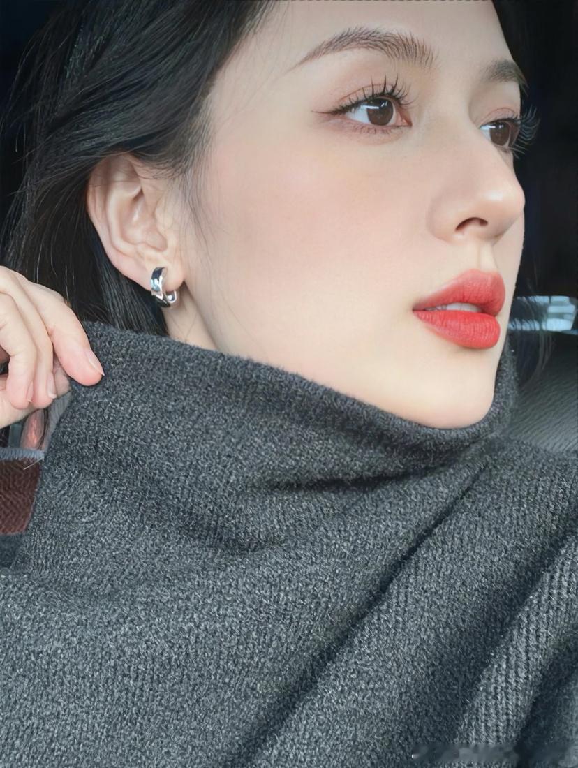 把无能为力的事，交给时间，把不值得的人，归还人海，洒脱点，没什么大不了的，不属于