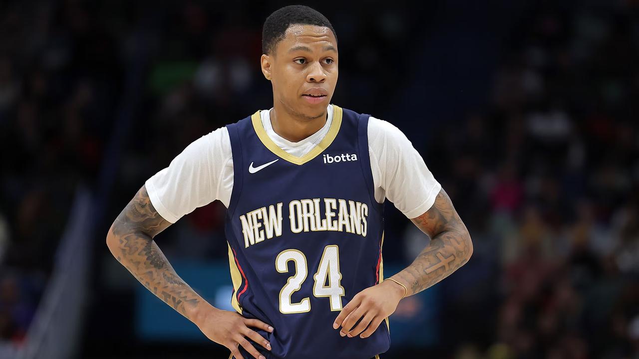 据ESPN的沙姆斯·查拉尼亚报道，灰熊将裁掉乔丹·霍金斯。
霍金斯是2023年选