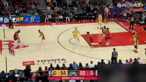 火箭惨败36分，主帅乌度卡竟把黑锅直接甩给了37岁的杜兰特。
 
全联盟都知道，