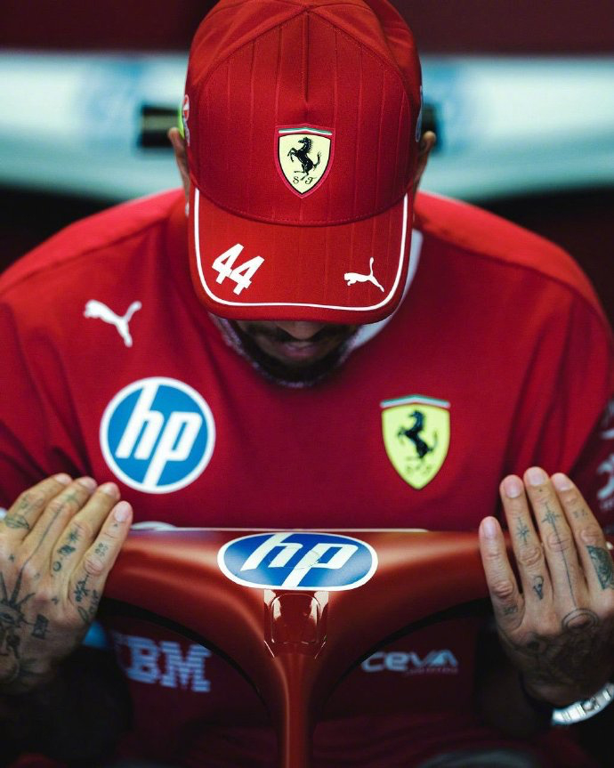 41岁正是要内卷的年纪 今天是F1七冠王刘易斯·汉密尔顿的41岁生日🎂即便已过