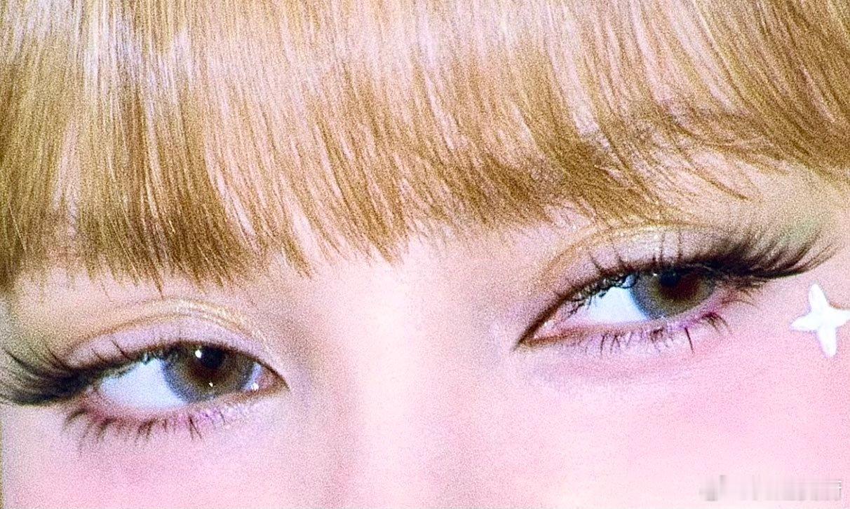 这个眼睛超美 ​​​