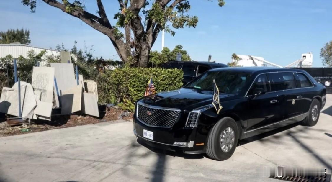 特朗普亲临石材店采购为宴会厅操碎了心

近日，美国总统特朗普亲自前往佛罗里达州棕