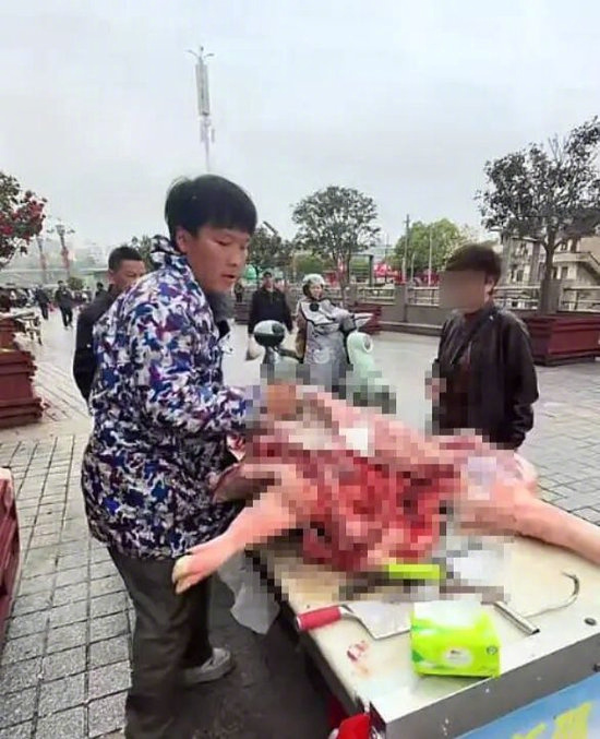 【民政局回应小伙养6个弟弟妹妹：曾询问是否需要帮扶，其父明确表示养得起】养6个弟