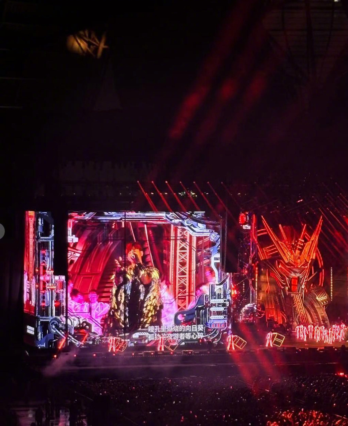 周杰伦演唱会被指划水现场歌迷发声【周杰伦杭州演唱会被指划水，3小时演唱会实唱不足