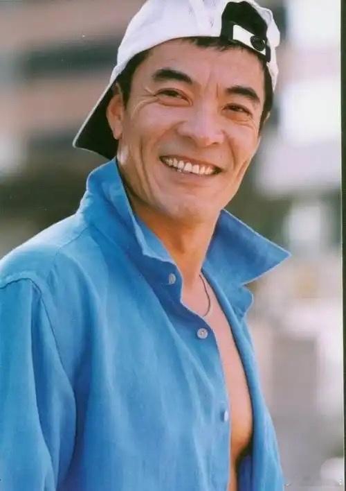 赢！今儿为啥换人了，见图二。我是很尊敬刘威老师的啊，没有恶意