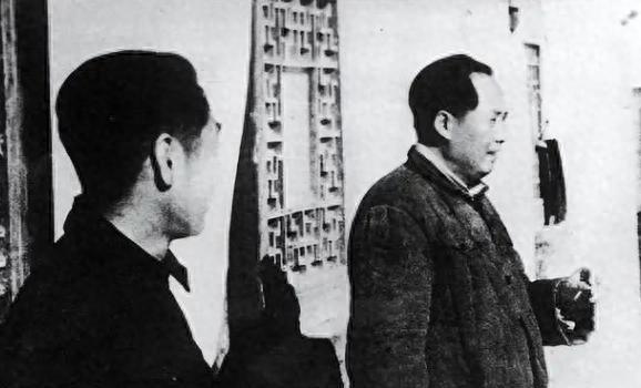 前有大河难以渡过，后有追兵步步紧逼，周总理着急时毛主席却淡定要烟
1947年3月
