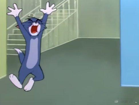 喊“小艺小艺”就能唤醒，支持16种方言，做饭时说句指令就搞定打电话、设提醒。连续