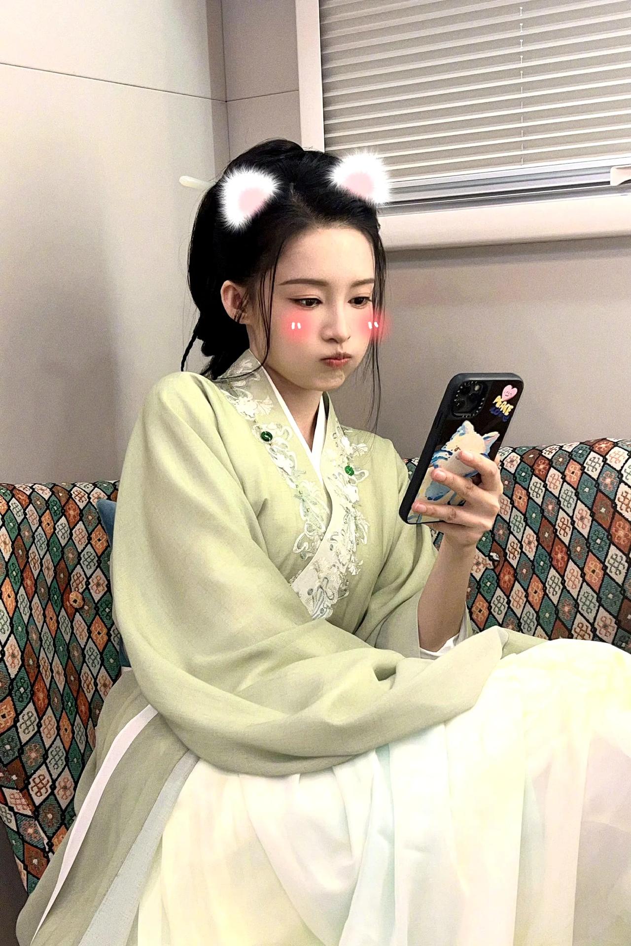 李小姐你过于可爱了[害羞]
#李沁# #说TA# #娱乐# #八卦手册#