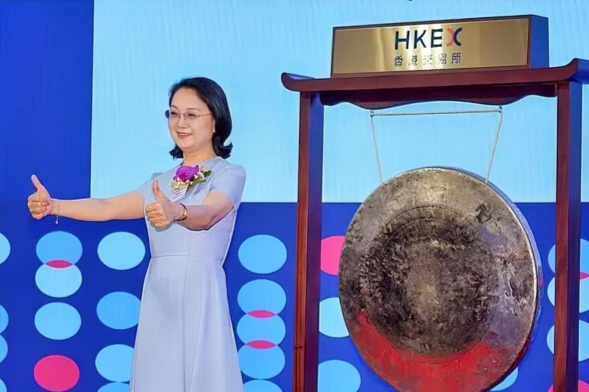 新女首富诞生！
刚刚从网上看到这一消息，来自中国创新药头部企业翰森的钟慧娟、孙远