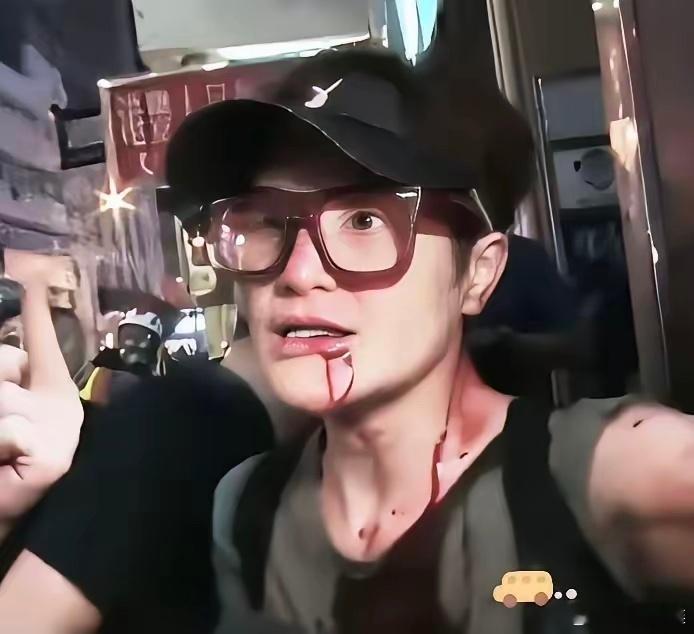 满屏都是马蹄露写给邓炳强的信！说实话，看完以后真的很感动也真的很认同，但是凭什么