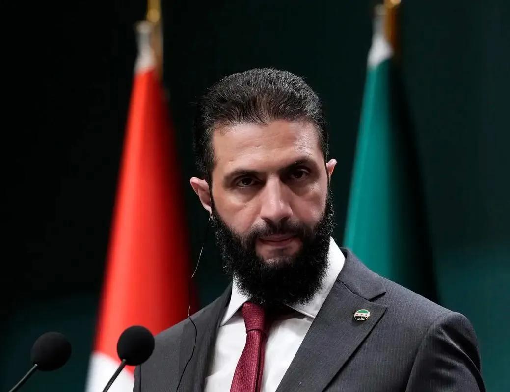 朱拉尼手下都是一些恐怖组织的人员，所以朱拉尼想要彻底“洗白”是很困难的。而且朱拉