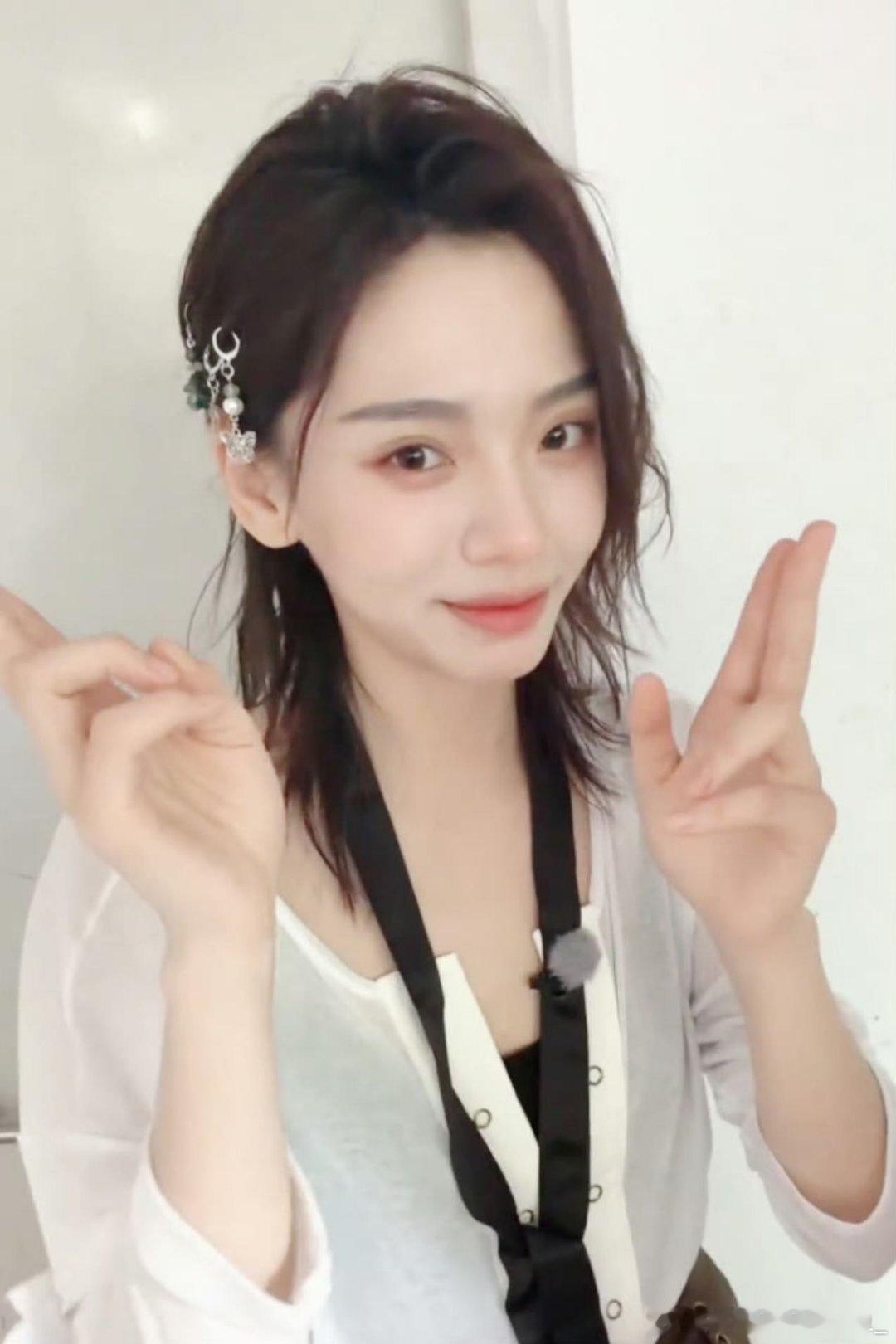 王晓赟子安利酸奶粽子 王晓赟子直播疯狂安利酸奶粽子！甜咸粽都out了，她居然天天
