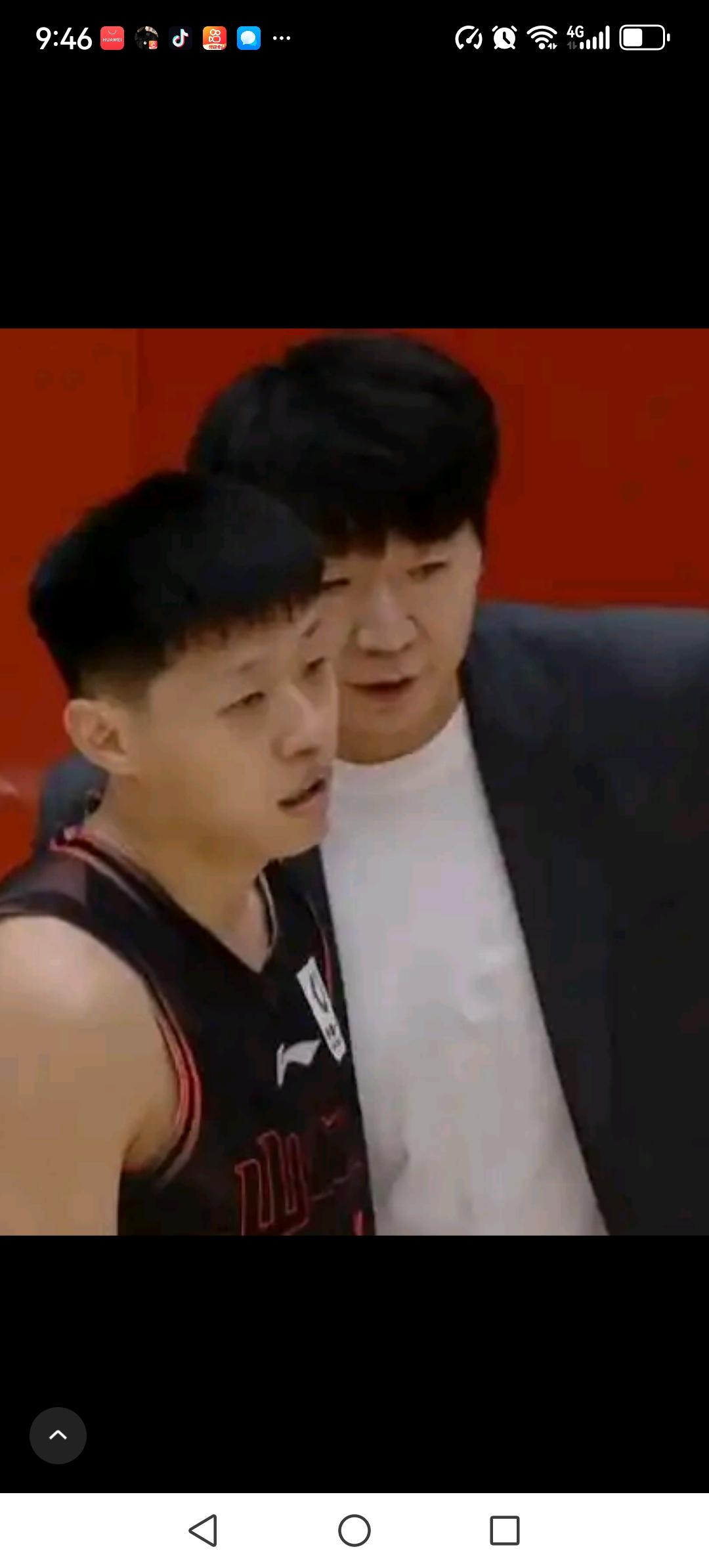 山东队99:86主场力克广东。这场球山东高速到底赢在哪里呢？
第一。广东队只有两