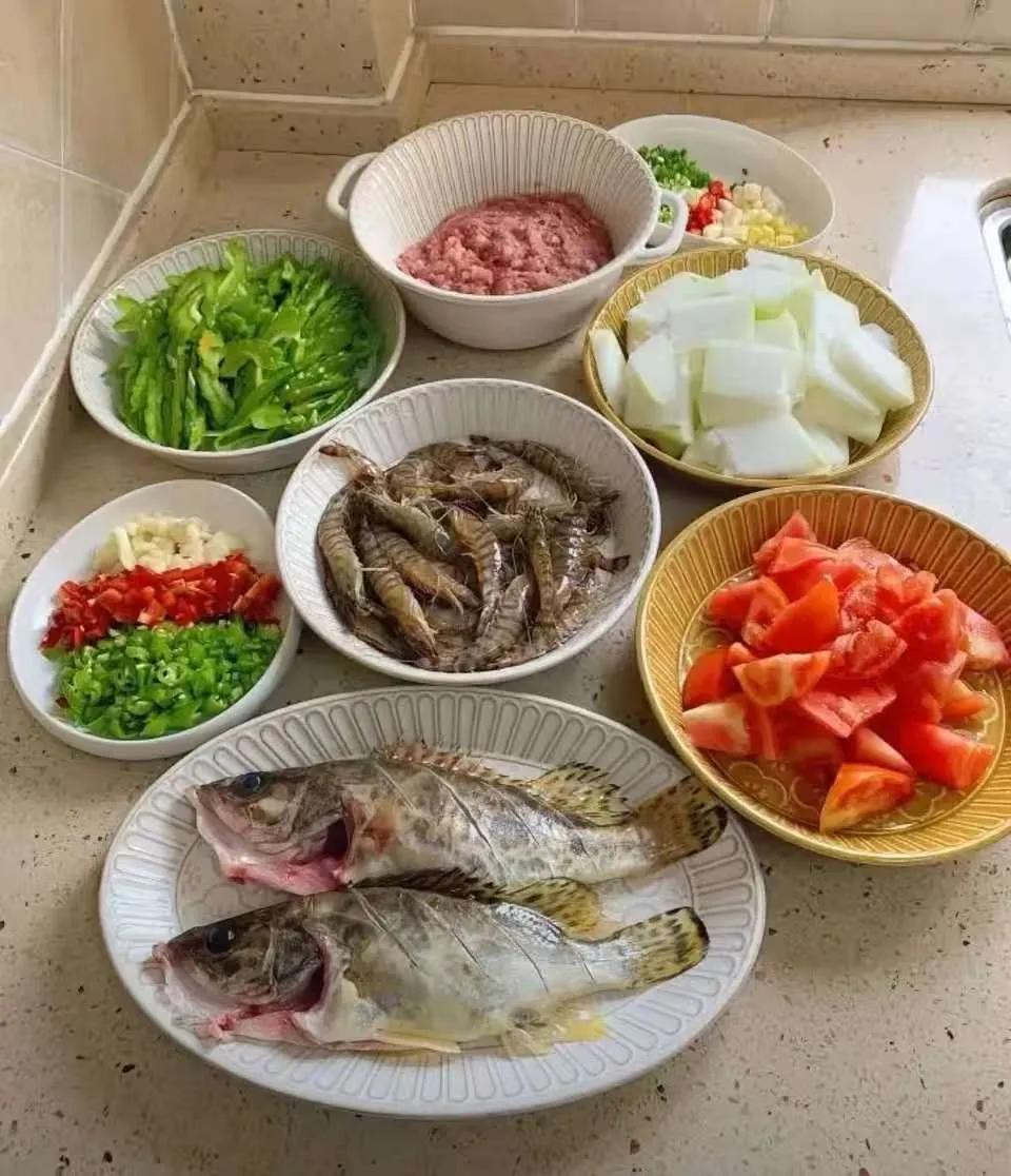 我做饭就这样，很难吃吗？我有个弟，从来就是挑食的主，来我家从来没有准备做他的饭，