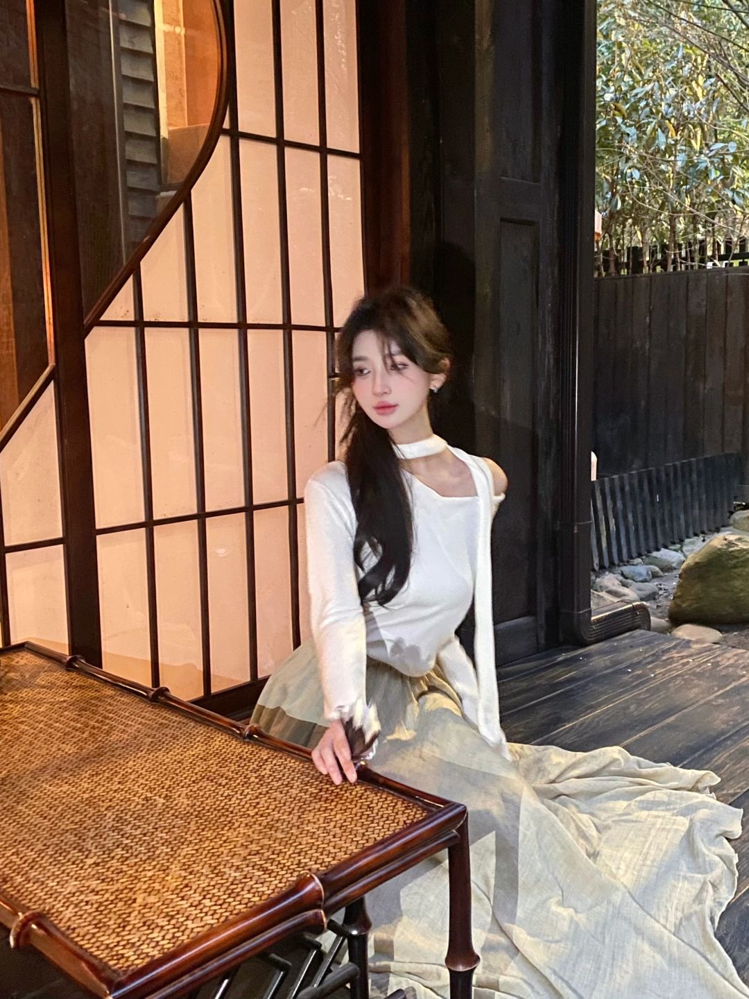 “若心真存栀子花 庭中怎有梨花树”