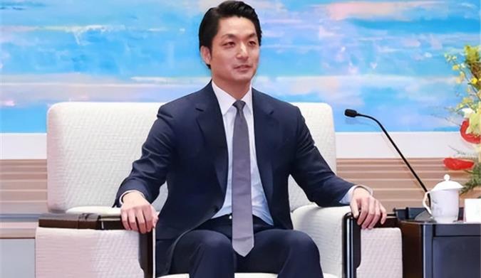 蒋家第4代，万安先生再次组团来上海。跟几年前一样，还是那么风度翩翩，身材挺拔，高