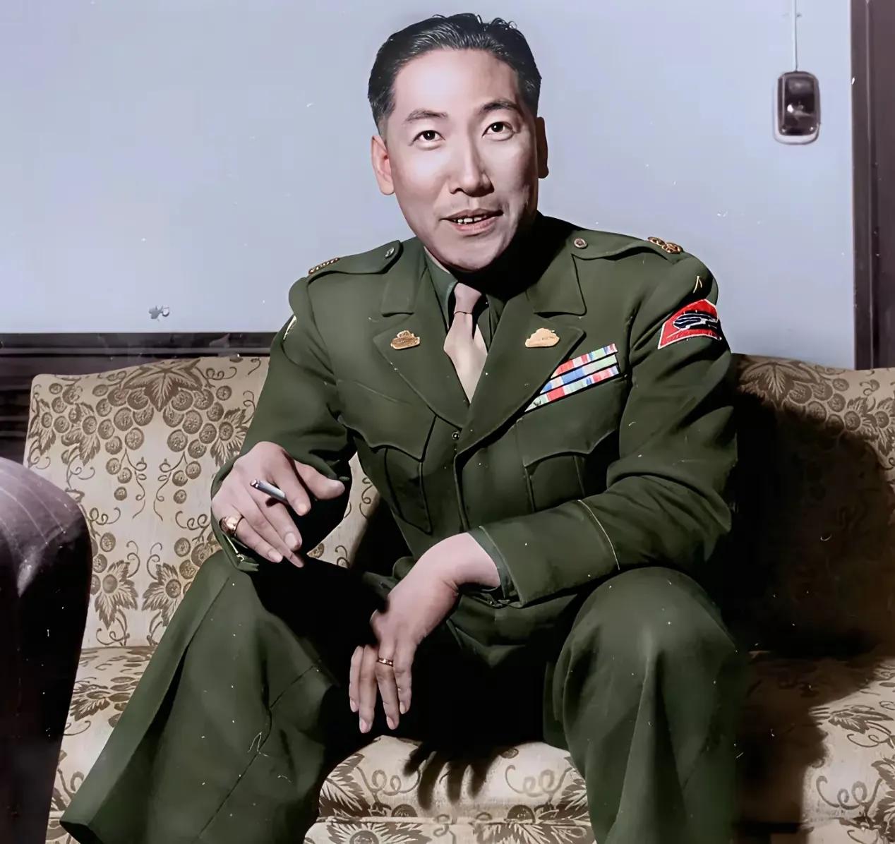 据说此人是戴季陶与日本女人的孩子，因为怕老婆知道，不敢带回家，因此才让老蒋收养，