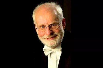 哈佛大学教授查普曼在纽约的一场国际论坛上，面对满座政商精英，突然抛出一个让全场鸦