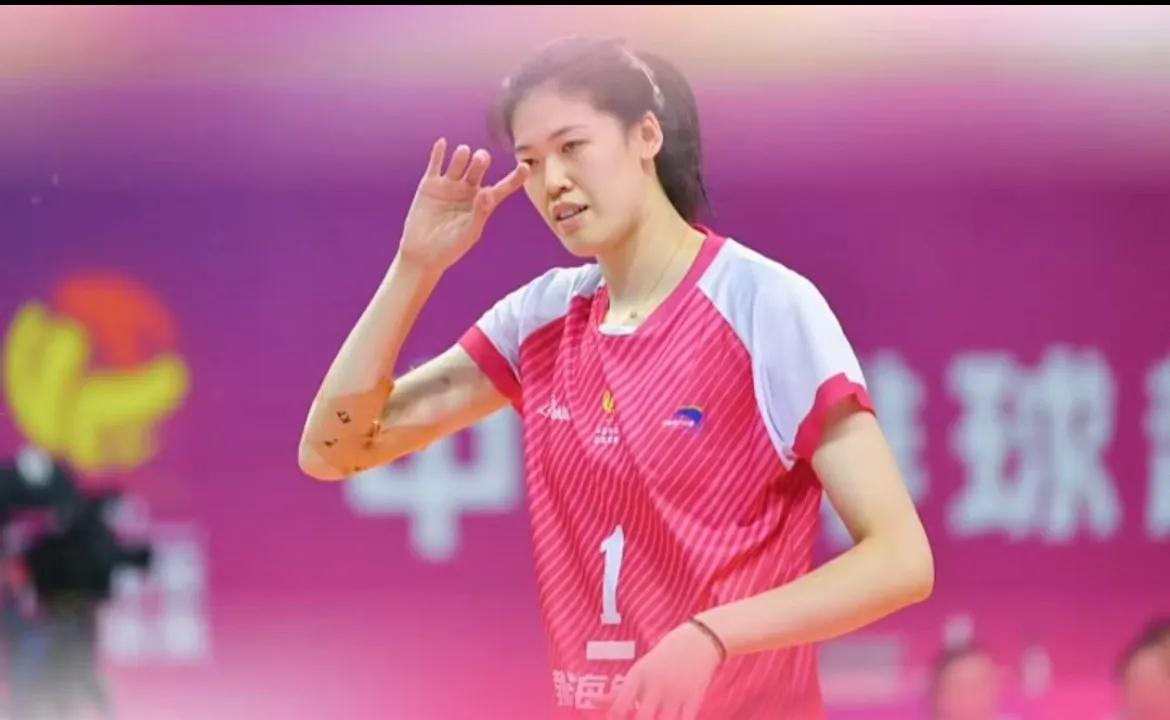 #2024-2025中国女排超级联赛# 
前三场比赛，李盈莹81分 145扣71