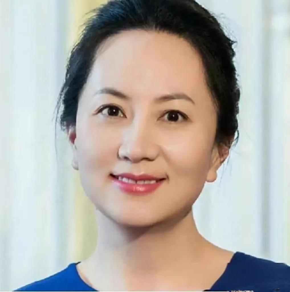 今天来聊聊两位豪门“长公主”！43 岁宗馥莉和 53 岁孟晚舟，这风格差距绝了！