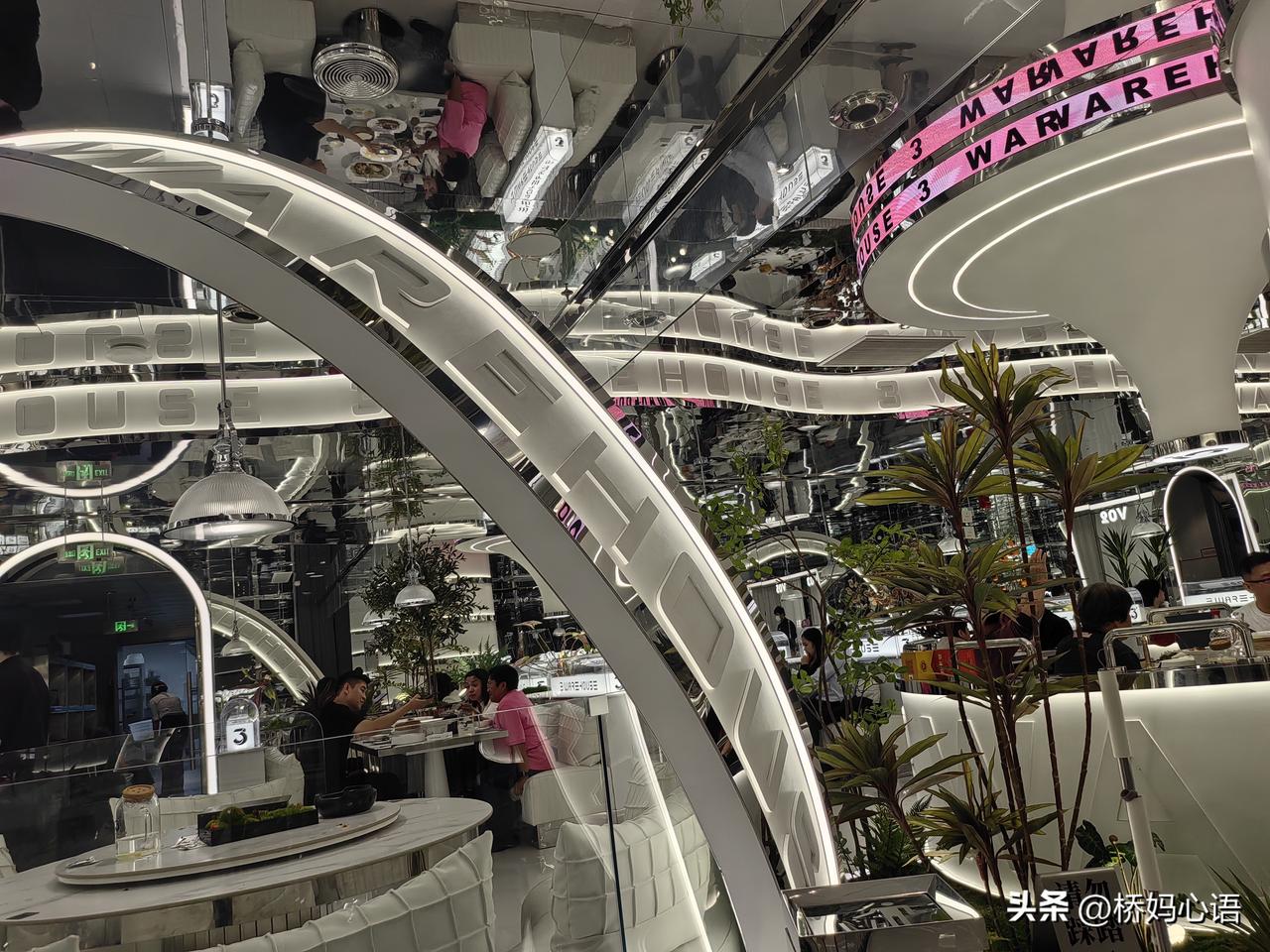 昨天是在上海的第7天，下午去看了乐器展，然后和儿子去吃漂亮饭。3号仓库的漂亮饭，