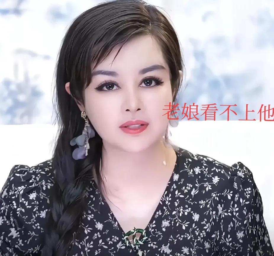 不查不知道,
一查才发现，
原来具俊华这个人，
好难过，大S心目中的完美男神形象