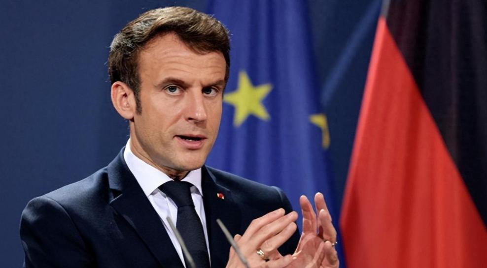 法新社12月4日报道，正在中国访问的法国总统马克龙当天强调，法中两国必须解决两国