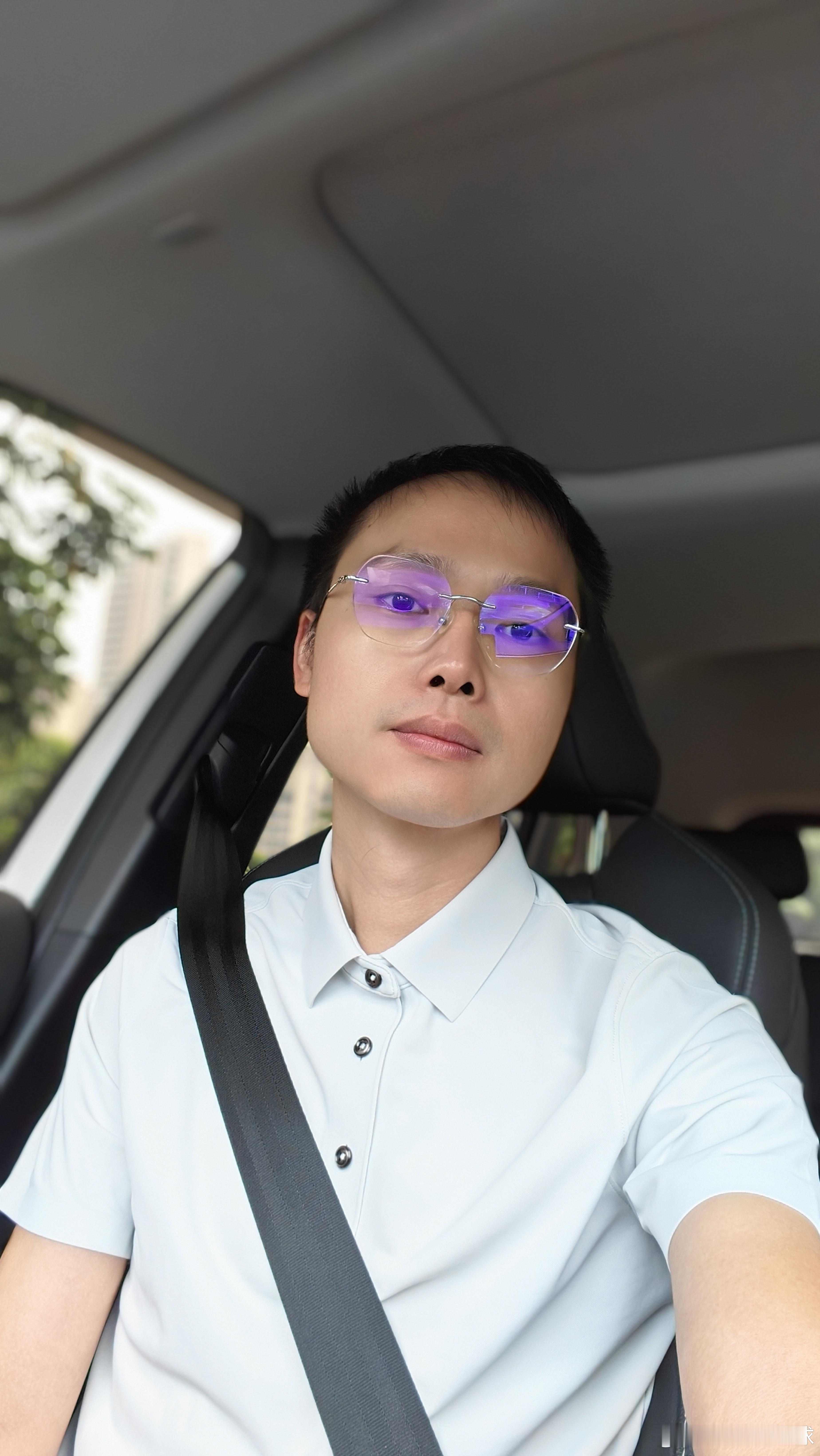 一个人的境界，并不一定在于年纪有些人，年纪轻轻，却宛若惊鸿，有些人，垂垂老矣，却