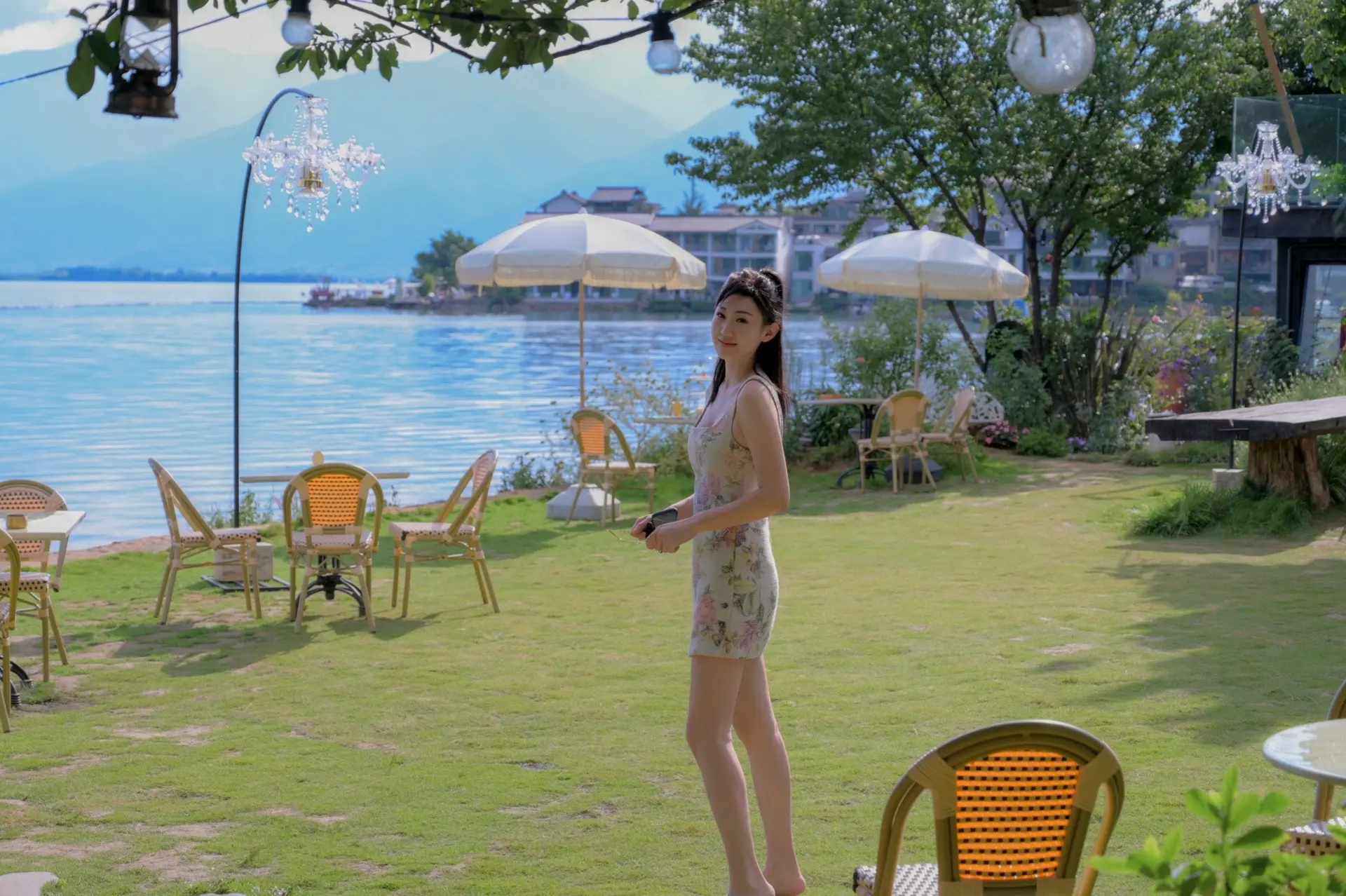 像跳进了油画框里