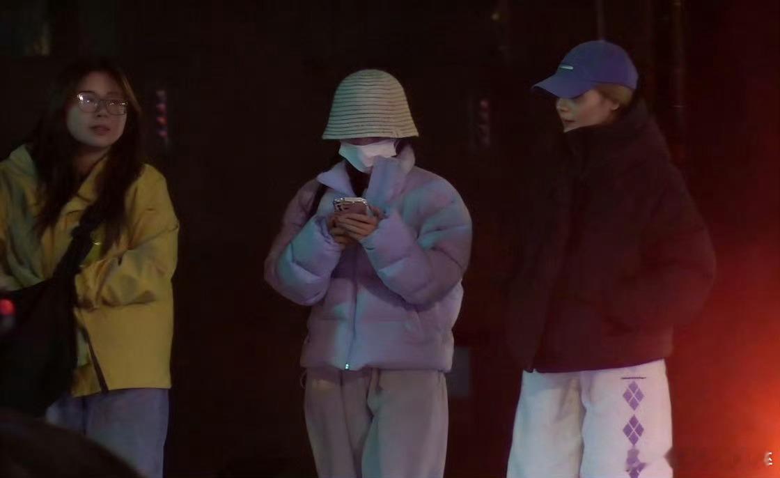 鞠婧祎风波后首现身有什么风波，还不如期待我女神时尚芭莎和星光大赏的红毯，吃好喝好