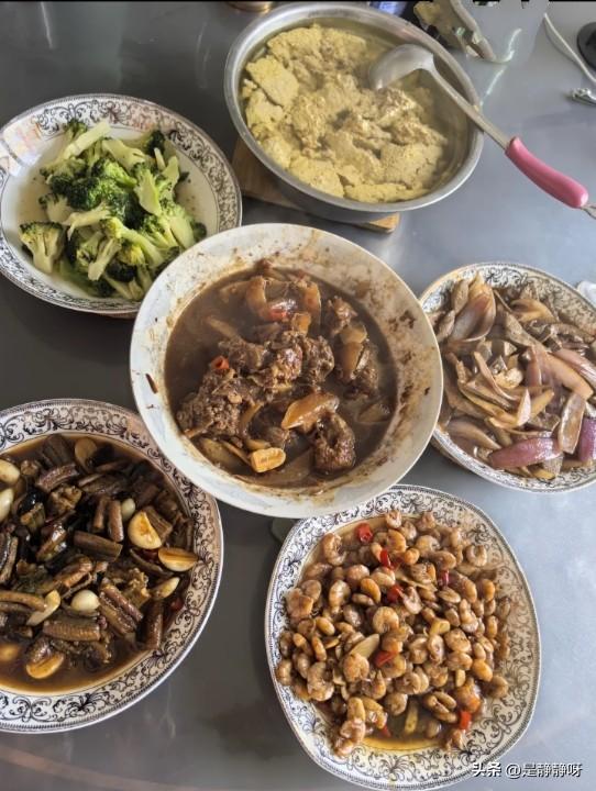 如果这是你女朋友做的菜，你该怎么夸夸她？