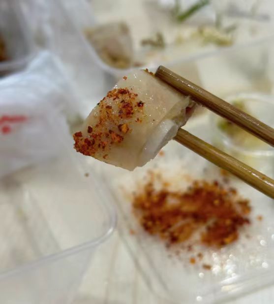 #广州人掌管美食的神# 之前对象是广州的，说我用辣椒面蘸鸡，但是感觉这边的调料真