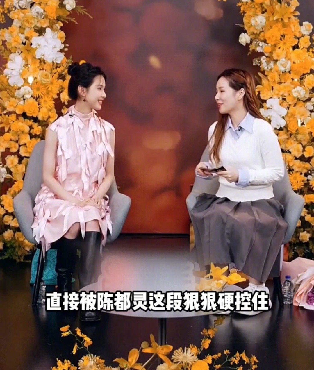 #陈都灵记得自己每个角色的名台词##陈都灵秒答自己演过的角色# 在直播里玩看台词