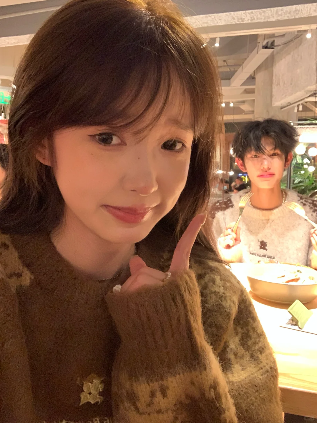 ε-(´∀｀; )他啥表情啊