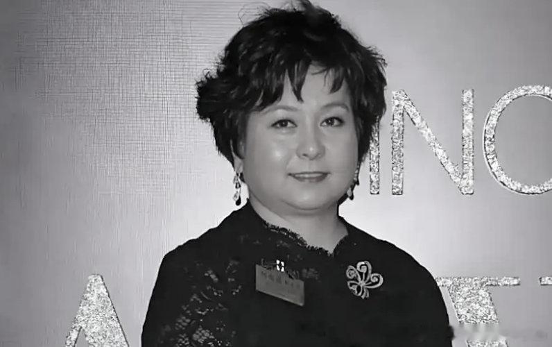 【何超蕸曾获杰出商界女领袖奖】 4月12日，信德集团执行董事何超蕸逝世，享年60