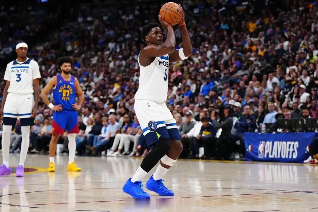 nba 约基奇空砍24+15+8 爱德华兹30+10 森林狼19分逆转掘金总比分