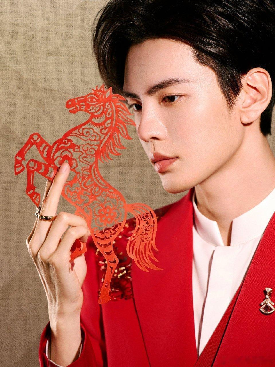 毕雯珺王玉雯倒车入库毕雯珺在春晚拜完人拜空气 《串门指南》名场面频出！毕雯珺王玉