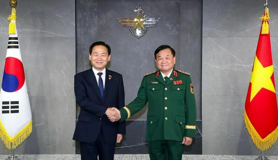 离谱，越南副防长访韩期间涉嫌性骚扰韩国女公务员，韩国震怒抗议。

越南国防部副部