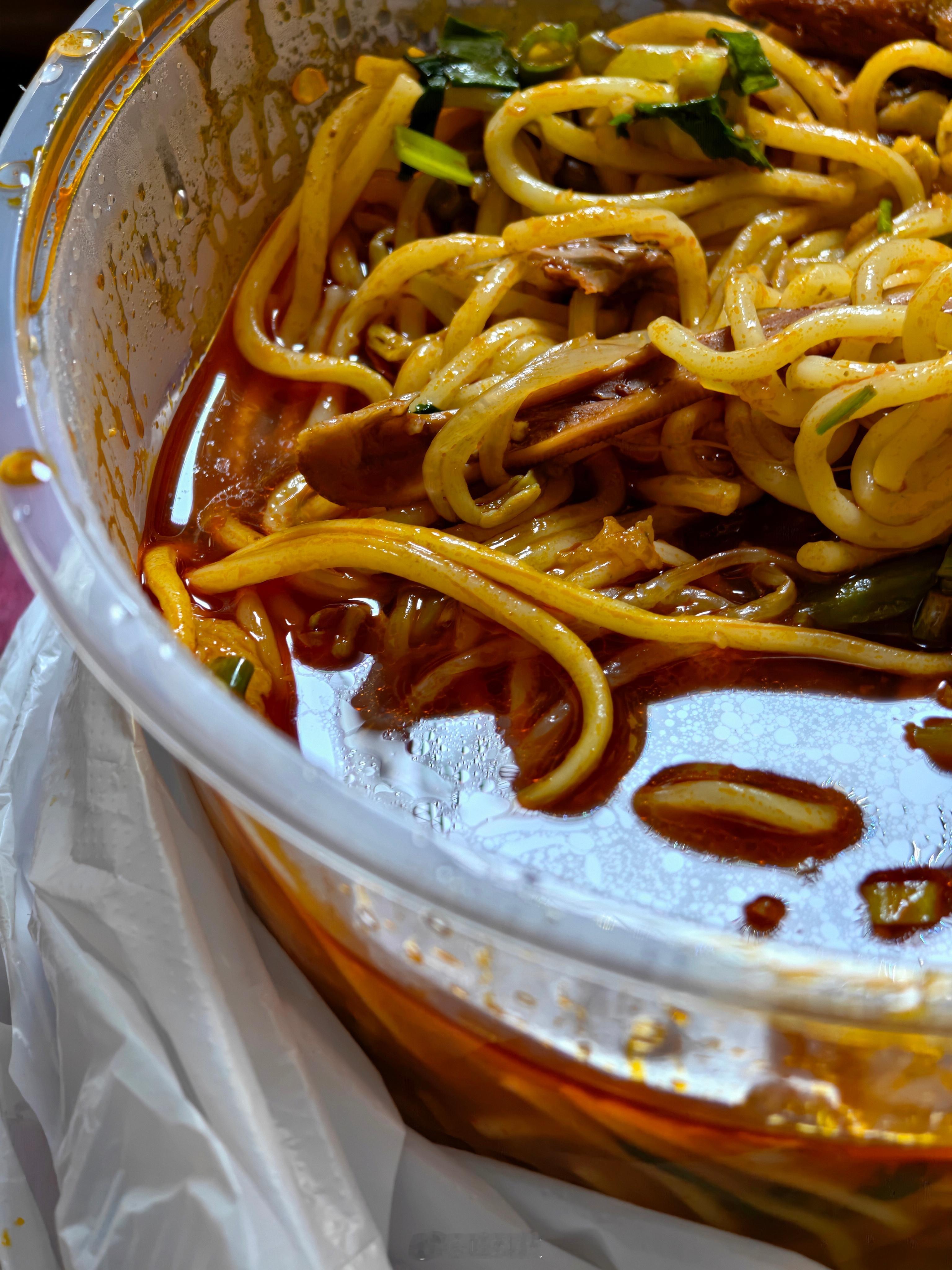 在江西点外卖，奉劝你们别点微辣，还特地备注了，我本来很饿，但是被辣的不饿了