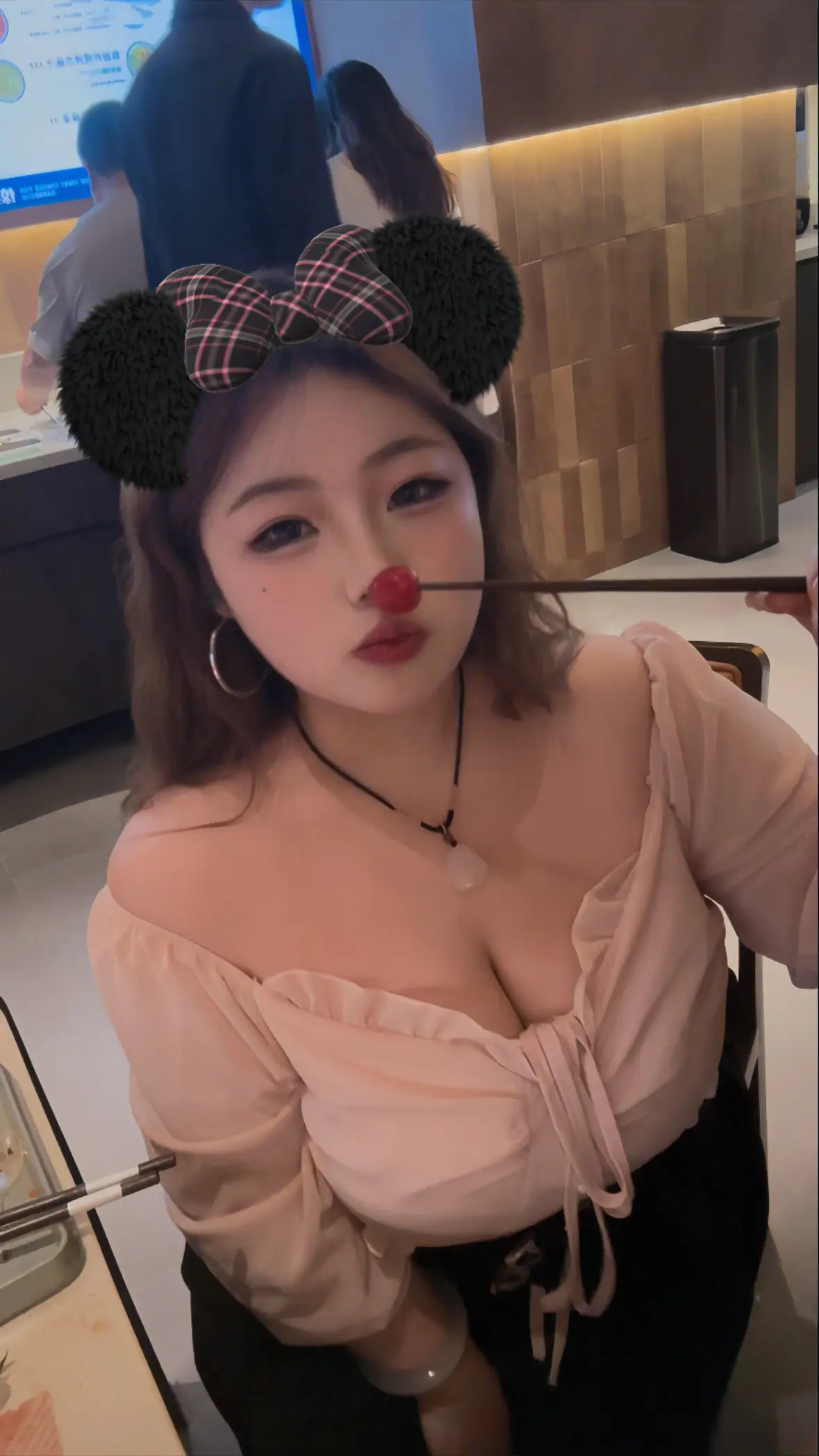 又饿了果然漂亮不能当饭吃